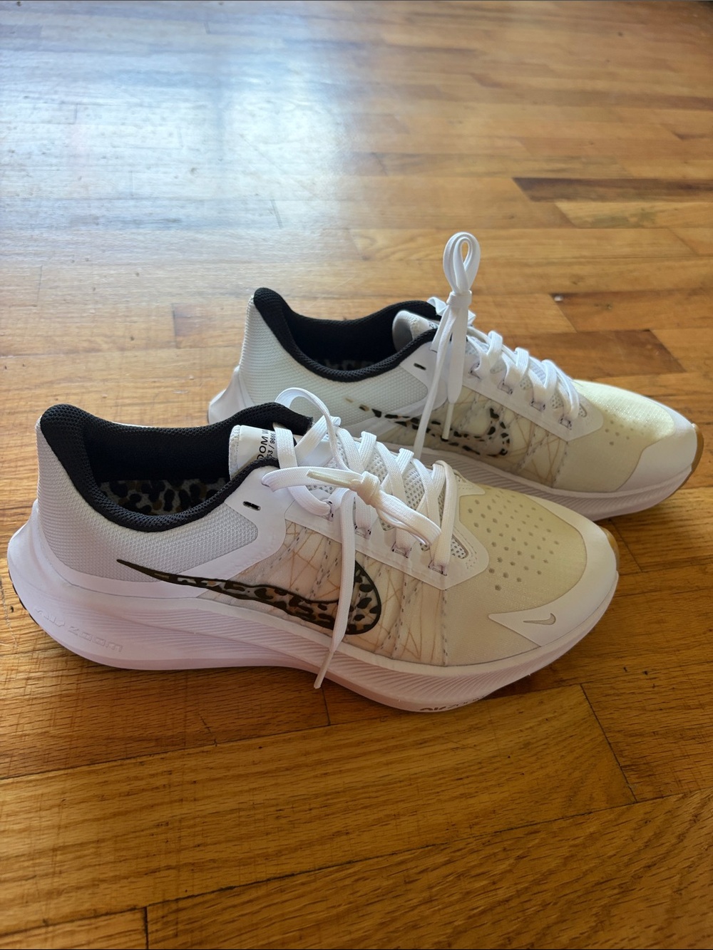 Nike Women's Winflo 8 Premium 'White Leopard'